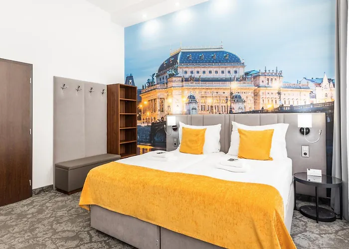 A1 Royal Plaza מלון 3*